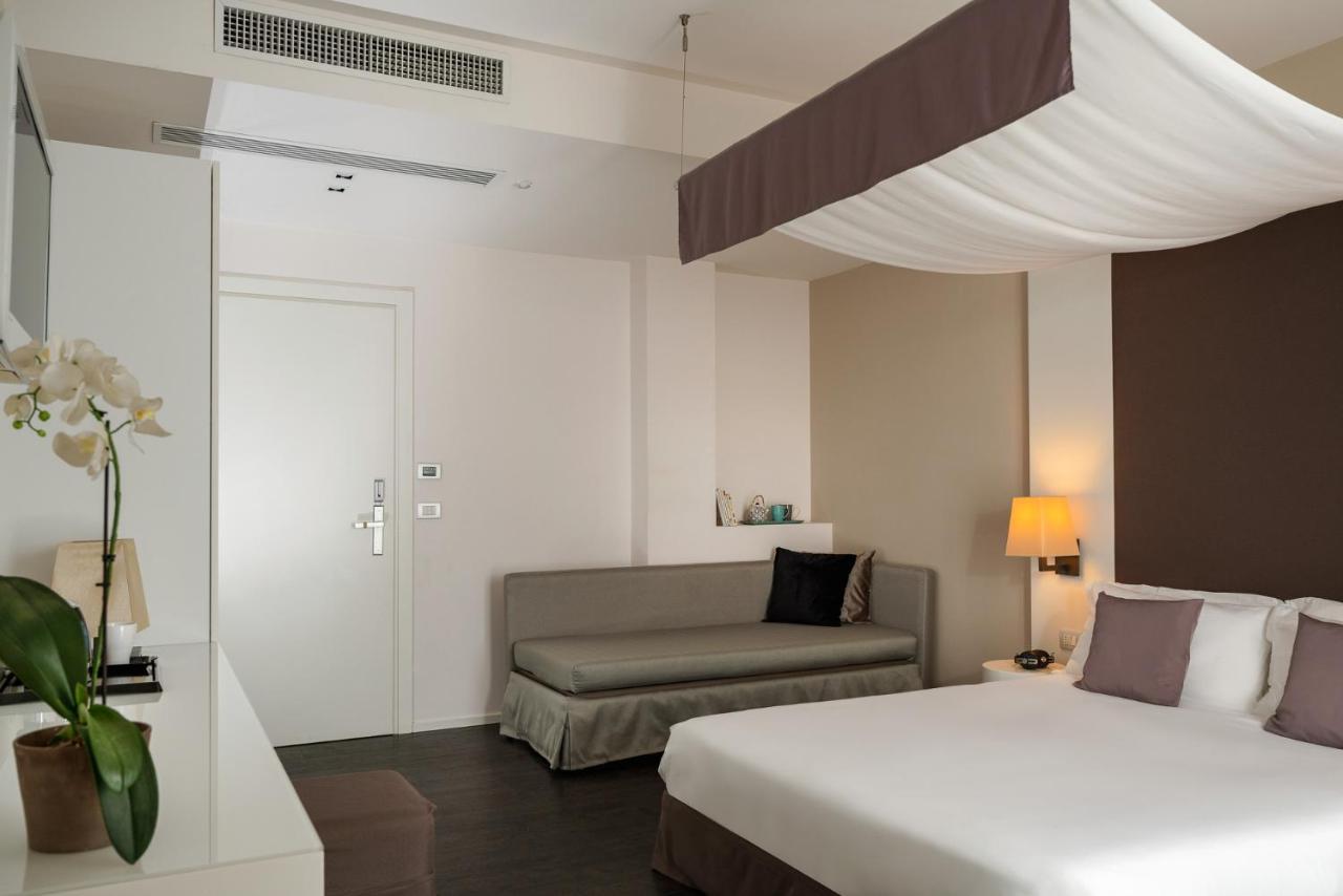 Hotel Ines กัตตอลิกา ภายนอก รูปภาพ