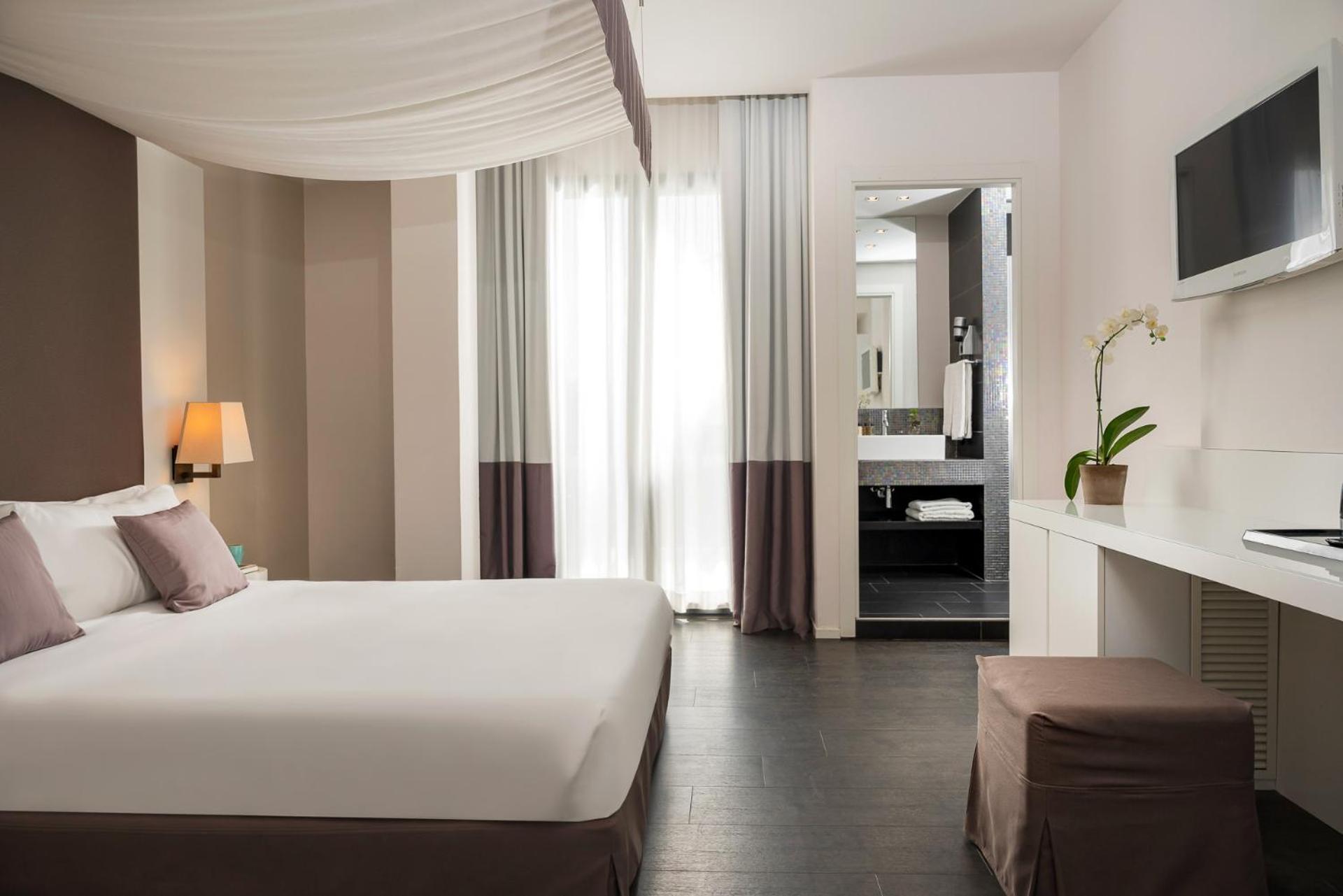 Hotel Ines กัตตอลิกา ภายนอก รูปภาพ